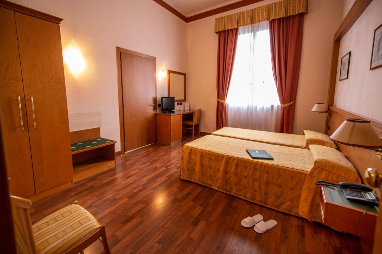 Hotel Estense 3*