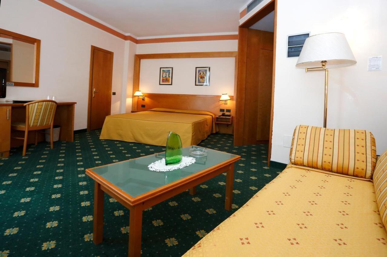 Hotel Estense 3*